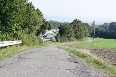 Güz başında karayolu ve otoban