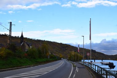 Sonbaharda Mosel Vadisi Yolu