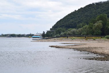 the ship on dry shore clipart