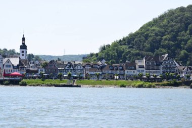 Bad Breisig kıyısında