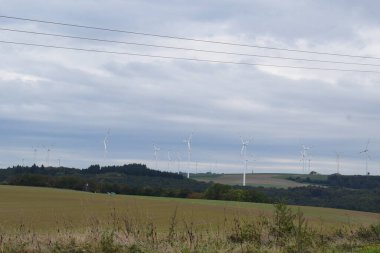 Kırsalda rüzgar enerjisi alanında rüzgar türbini