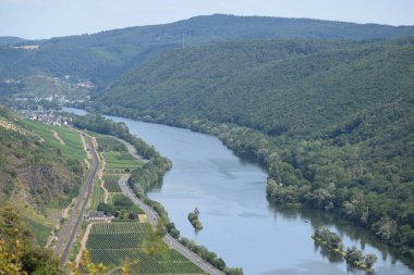 Vadideki Mosel nehri.