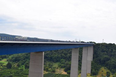 Mosel Vadisi 'ndeki uzun otoban köprüsü, Moseltalbruecke