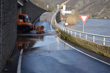 Mosel Vadisi 'nde sel temizliği