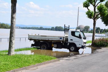 truck with the water clipart