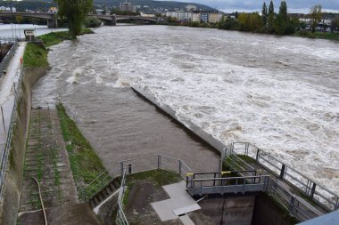 Romanya, Mostar 'daki eski bir köprünün güzel bir görüntüsü.