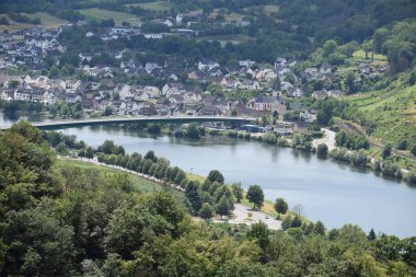 Loef yakınlarındaki Mosel Vadisi