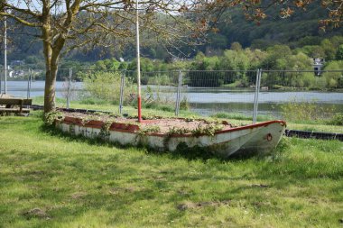 boat on the shore clipart