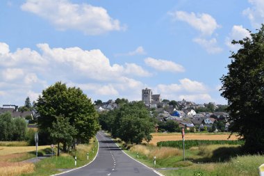 Yaz boyunca Eifel 'de Munstermaifeld