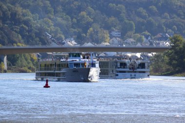 Sonbaharda Mosel 'de gemi turu.