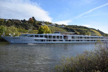 Sonbaharda Mosel 'de gemi turu.