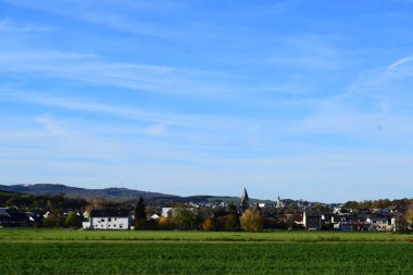 Sonbahar renklerinde köy