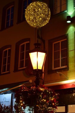 Şehirde gece lambaları