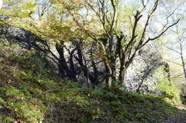 Yazın en çok kirlenen şehirlerin kalesinin kalıntıları.