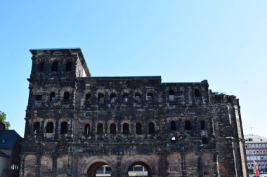 Trier 'deki Roma Şehir Kapısı, Porta Nigra