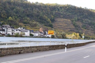 Alken 'in sonu, Kboelnz yolu.