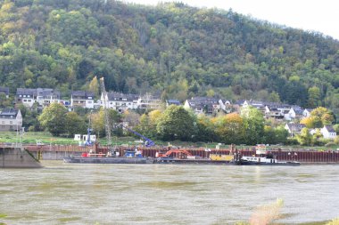 Yeniden yapılanma sırasında Lehmen nehri kilitleniyor
