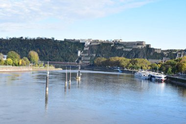 Sonbaharda Koblenz 'de Mosel Nehri