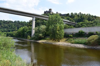 Lahn nehri üzerindeki köprü.