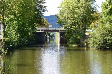 Lahn nehri üzerindeki köprü.