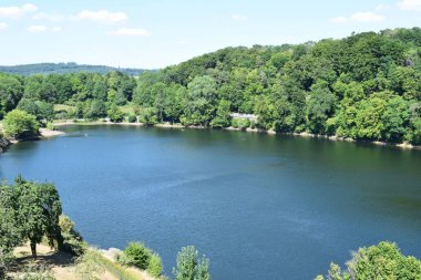 Caldera Gölü Ulmener Maar Eifel, Almanya