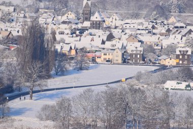 Tepeden köye bir manzara