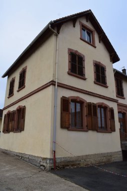 pencere ve Panjur ile ev