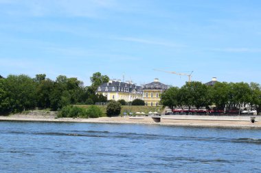 Schloss Neuwied ile Rhien