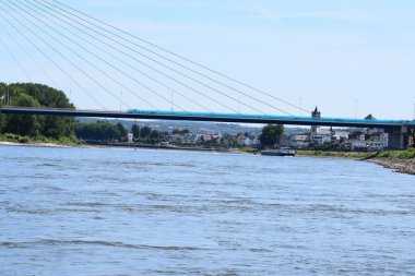Rheiffeisbruecke, Neuwied 'de Ren Nehri' ni geçiyor.