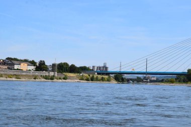 Rheiffeisbruecke, Neuwied 'de Ren Nehri' ni geçiyor.