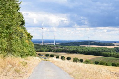 Rüzgar türbini sahada