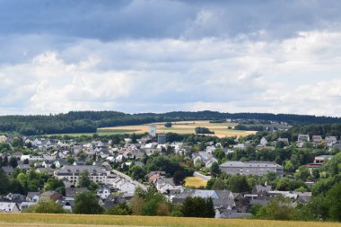 güzel Eifel manzarası Kaisersesch ile