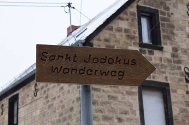 Yolda Sankt Jodokus 'u imzala.