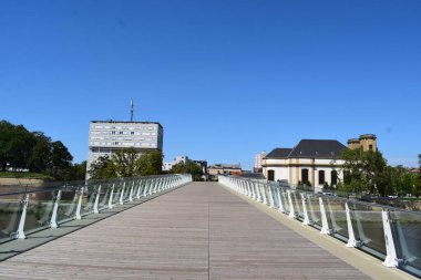 Thionville, Passerelle de l 'Europe' da Moselle nehri üzerindeki yaya köprüsü.
