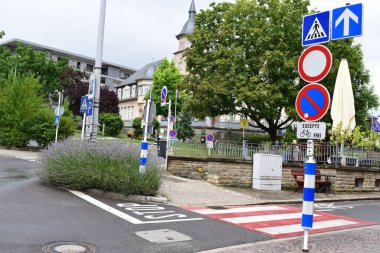 Lüksemburg, Remich şehriyle yol tabelası