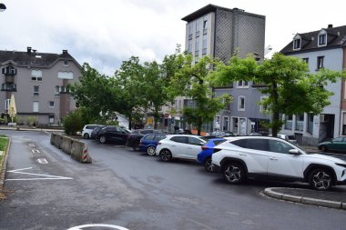 EV park yeri ve şarj aletleriyle Lüksemburg 'da park yeri