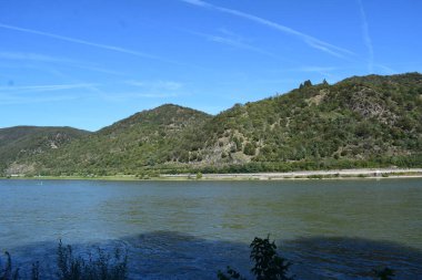 Rhine between Lorch and Bacharach clipart