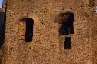 Monreal, Lwenburg 'daki kale harabesi.