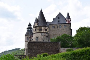 the medieval castle in the city of moselle clipart