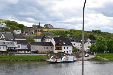 Lüksemburg 'dan Almanya' ya giden feribot sınırı.