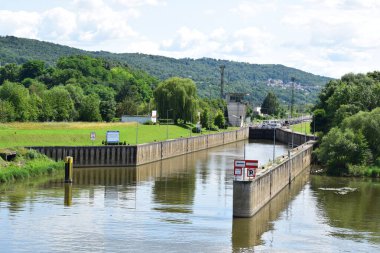 Lüksemburg, Fransa ve Schengen 'de nehir kilit sistemi var.
