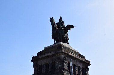Deutsches Eck, Eski İmparator heykeli