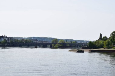 Son köprüyü geçin.