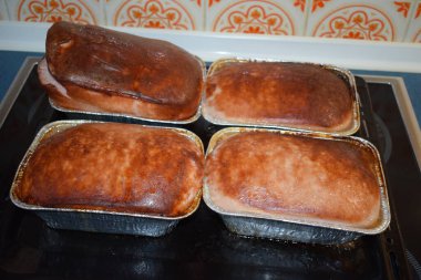Peynirli fırında ekmek