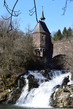 Kotor şehrindeki eski ahşap kilise, mongol.