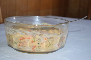 domuz etli ve tavuklu erişte.