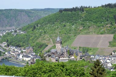 Reichsburg 'daki Mosel Vadisi.