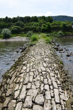 Burgos köyünde taş patika.