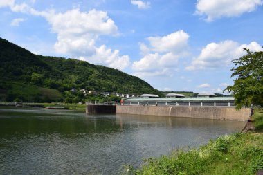 Nehir kenarı Lehmen