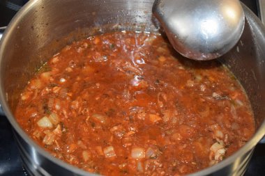 Geleneksel İtalyan makarnası pişirme